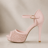 Moda Lusitana - Sapatos Elegantes de Salto em Renda