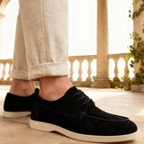 Sapatos elegantes de camurça