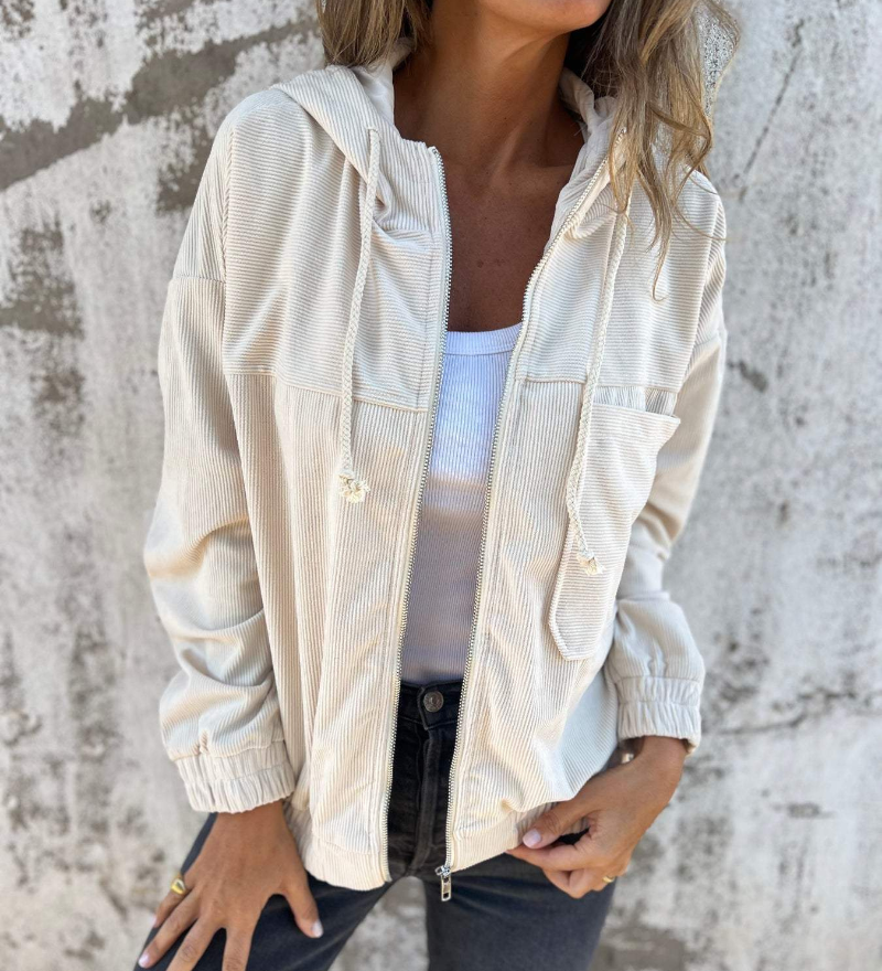 Moda Lusitana - Casaco de Veludo com Capuz