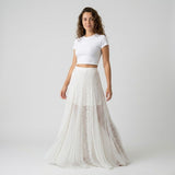 Saia Comprida Fluida em Renda com Movimento Elegante