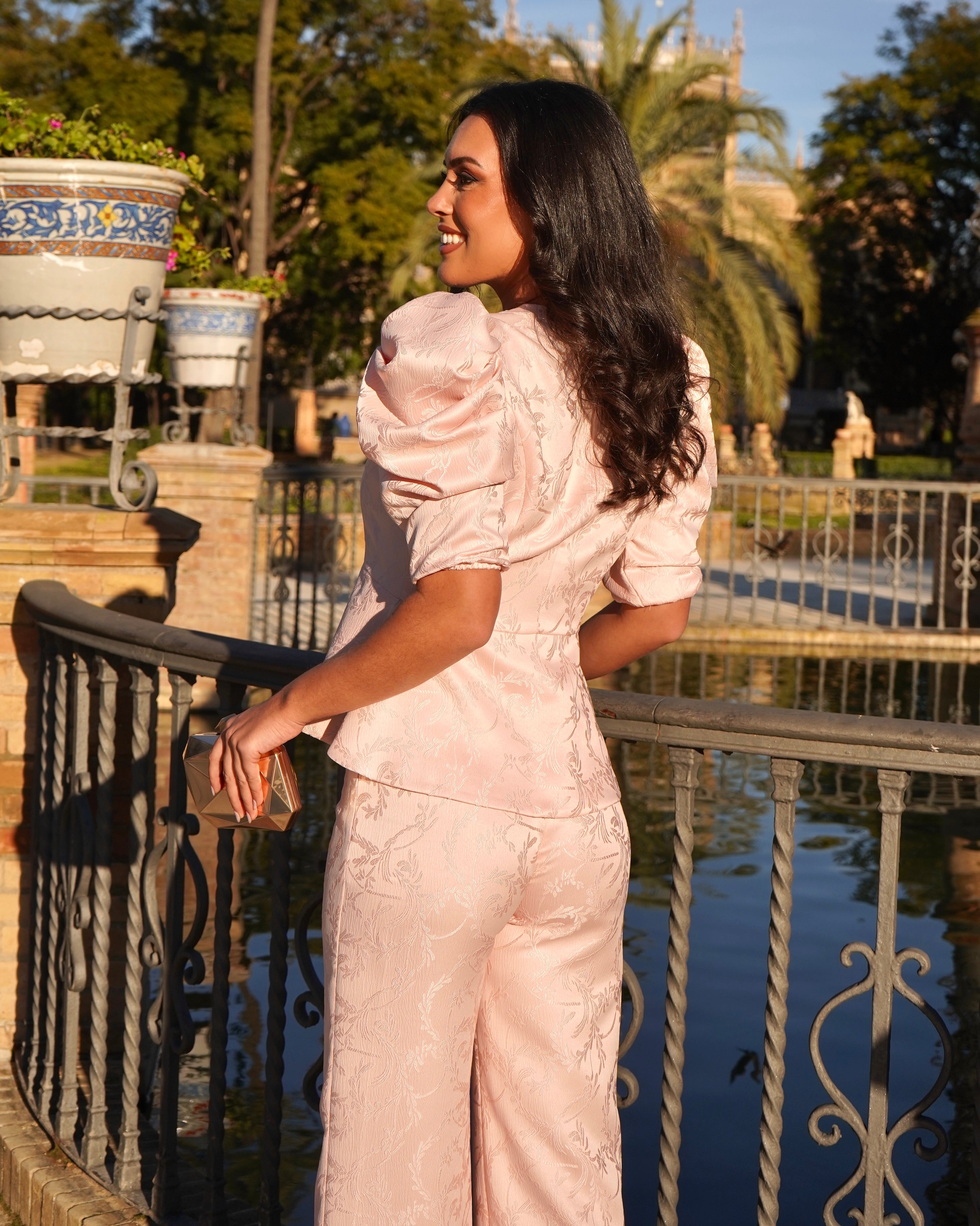 Moda Lusitana - Conjunto de Jacquard Elegante