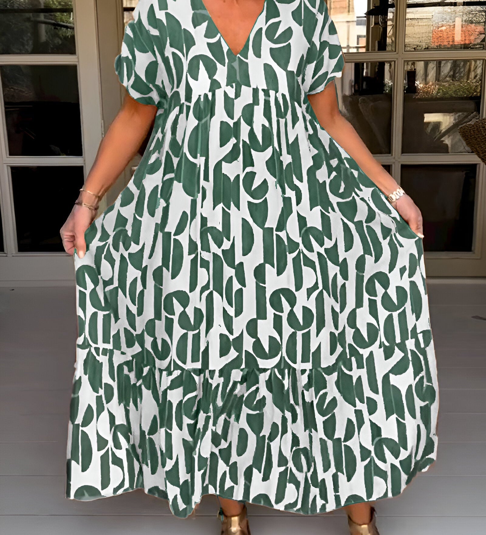 Felicia™ | Vestido arejado com decote em V