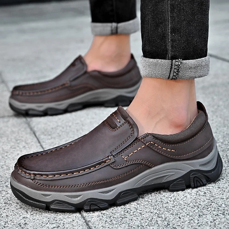Sapatos de couro elegantes