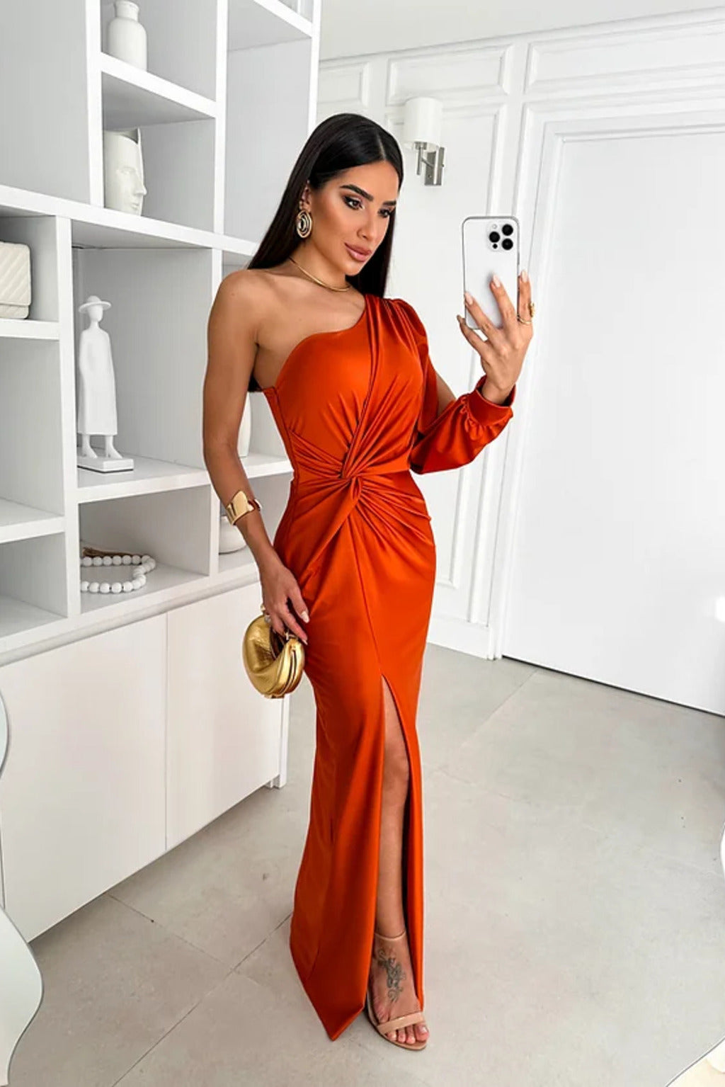 Vestido de Cetim com Fenda