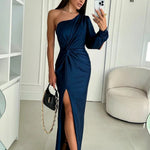 Vestido de Cetim com Fenda