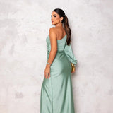 Vestido de Cetim com Fenda