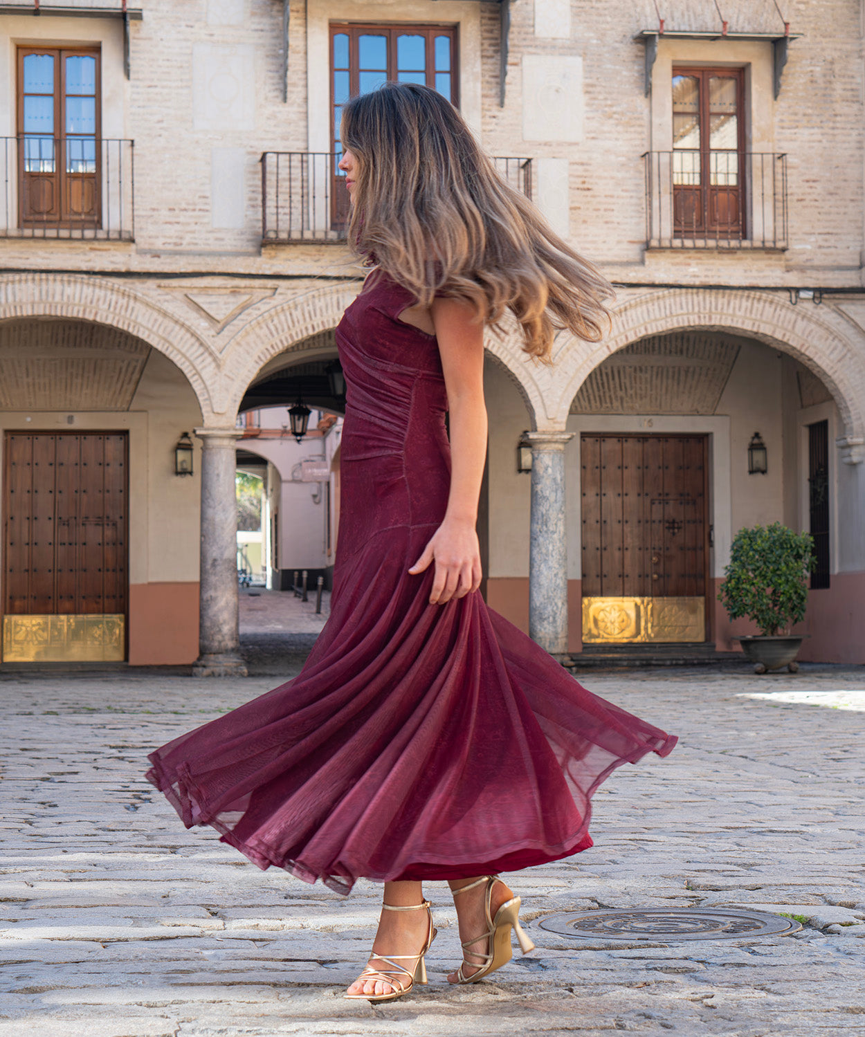 Moda Lusitana - Vestido Elegante Asimétrico