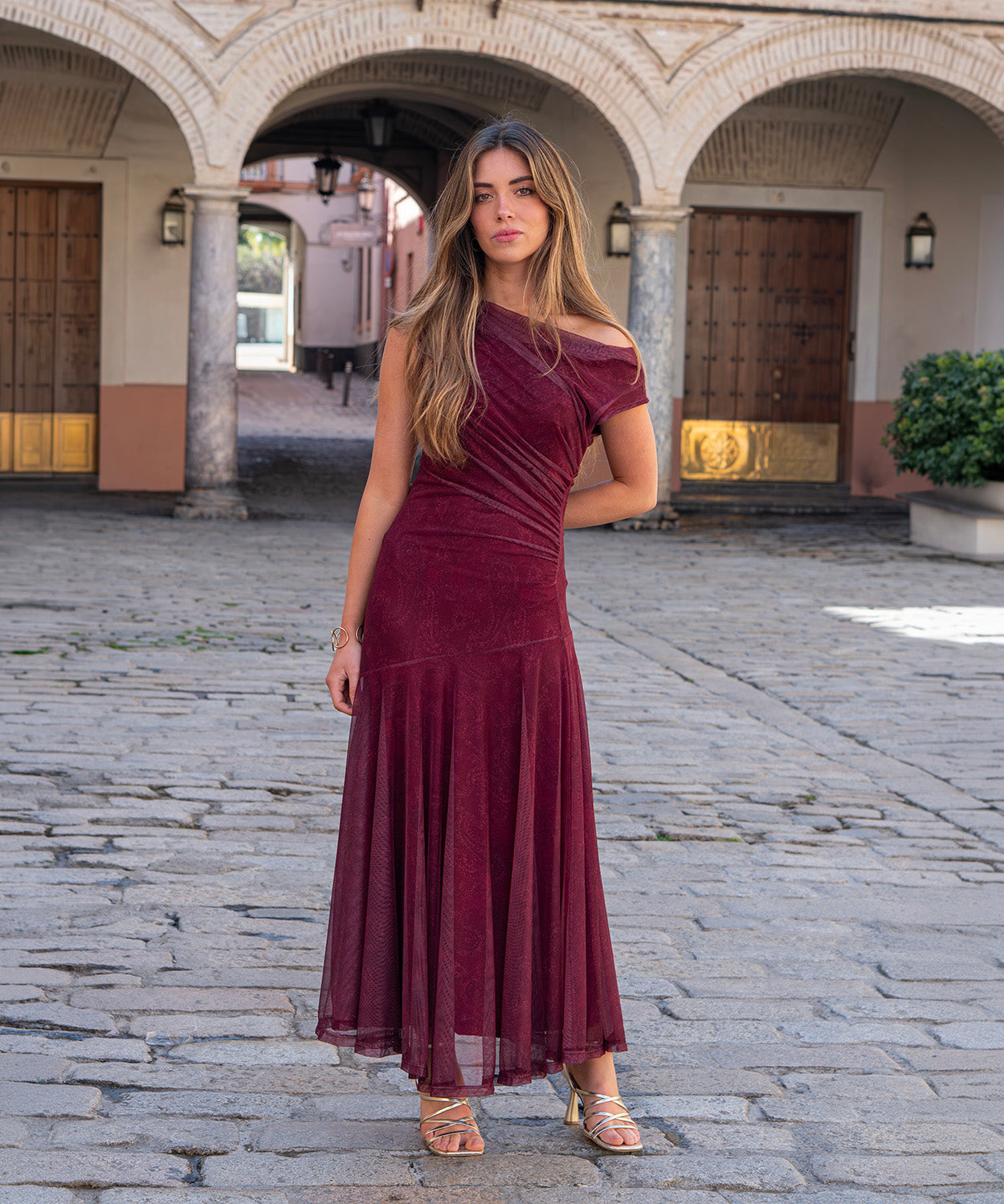 Moda Lusitana - Vestido Elegante Asimétrico