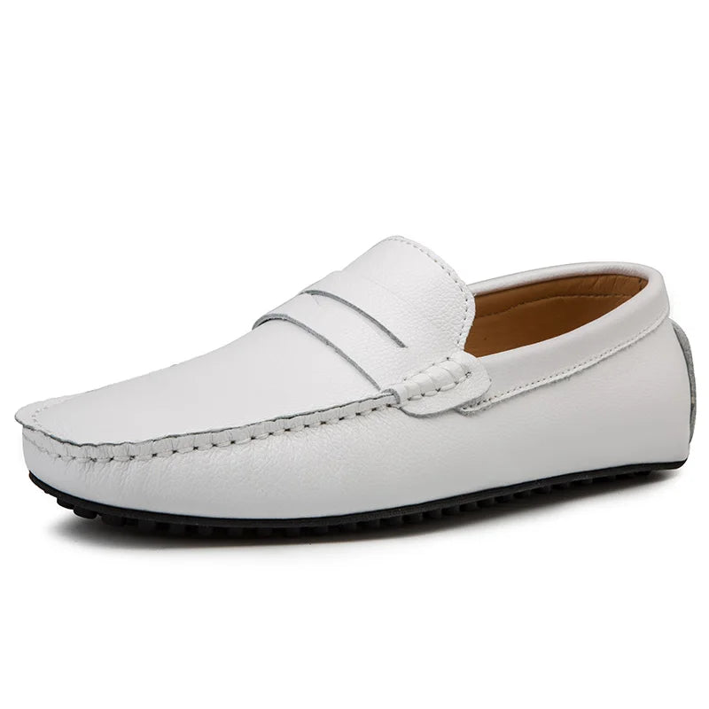 Mocassins casuais de verão em pele