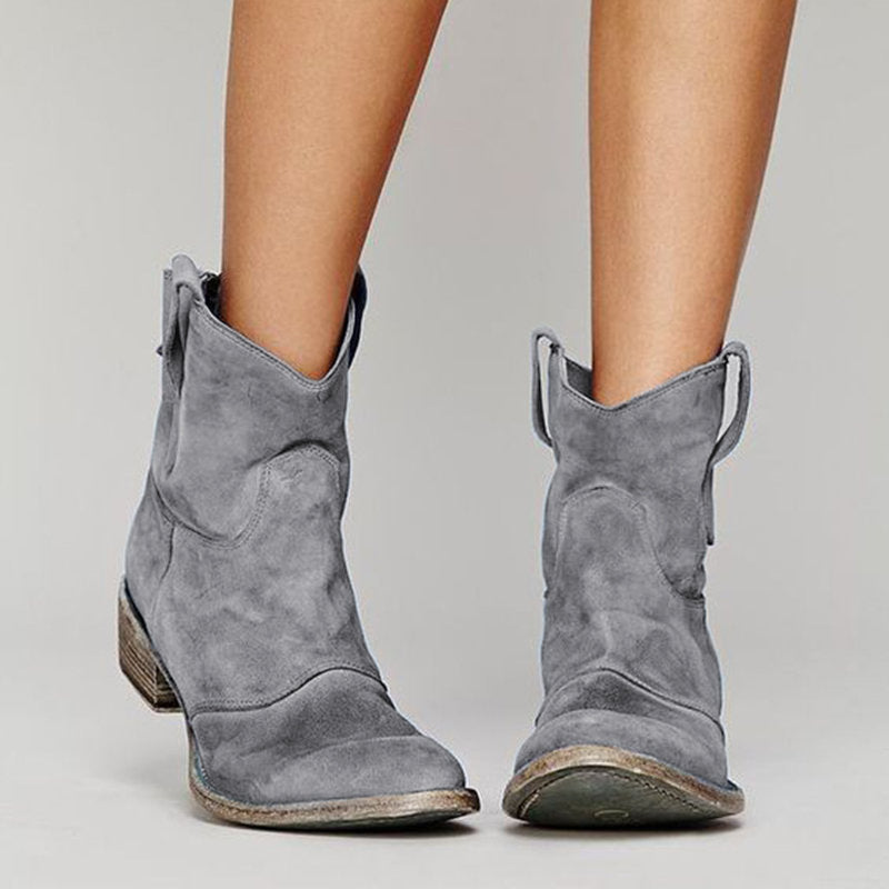 Moda Lusitana - Botas de Camurça Elegantes