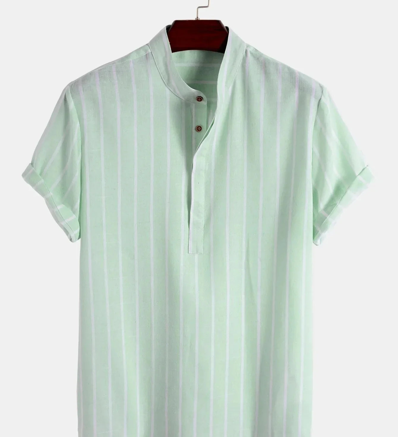 Camisa elegante de manga curta às riscas