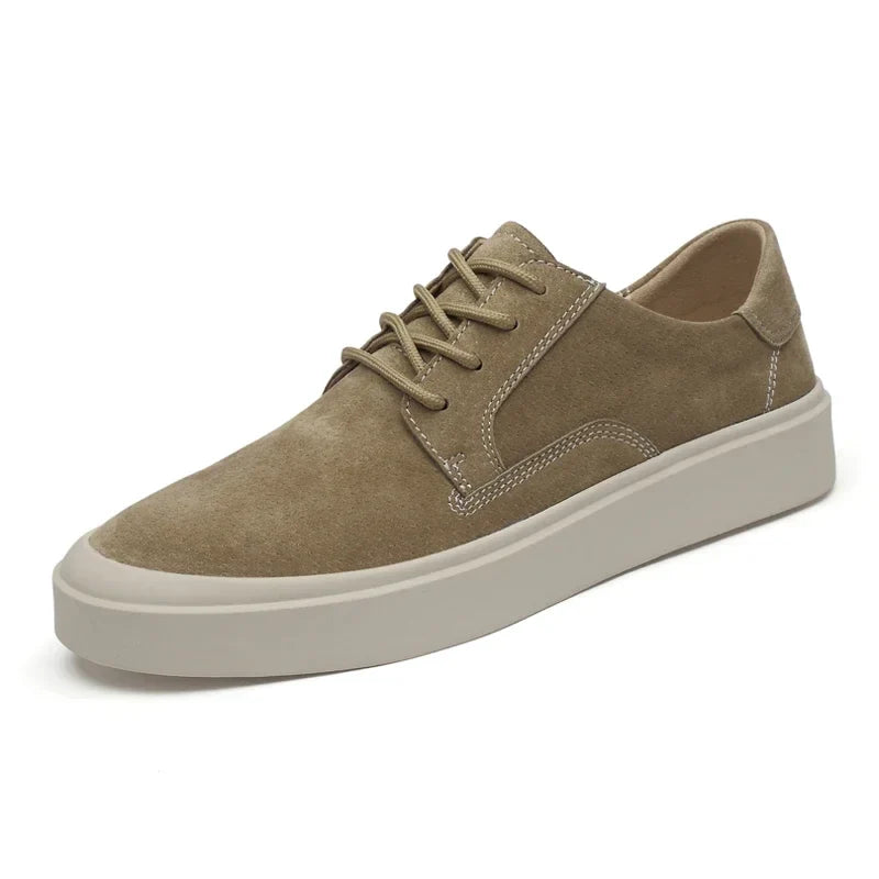 Sapatos de couro chiques