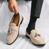 Mocassins elegantes com borla