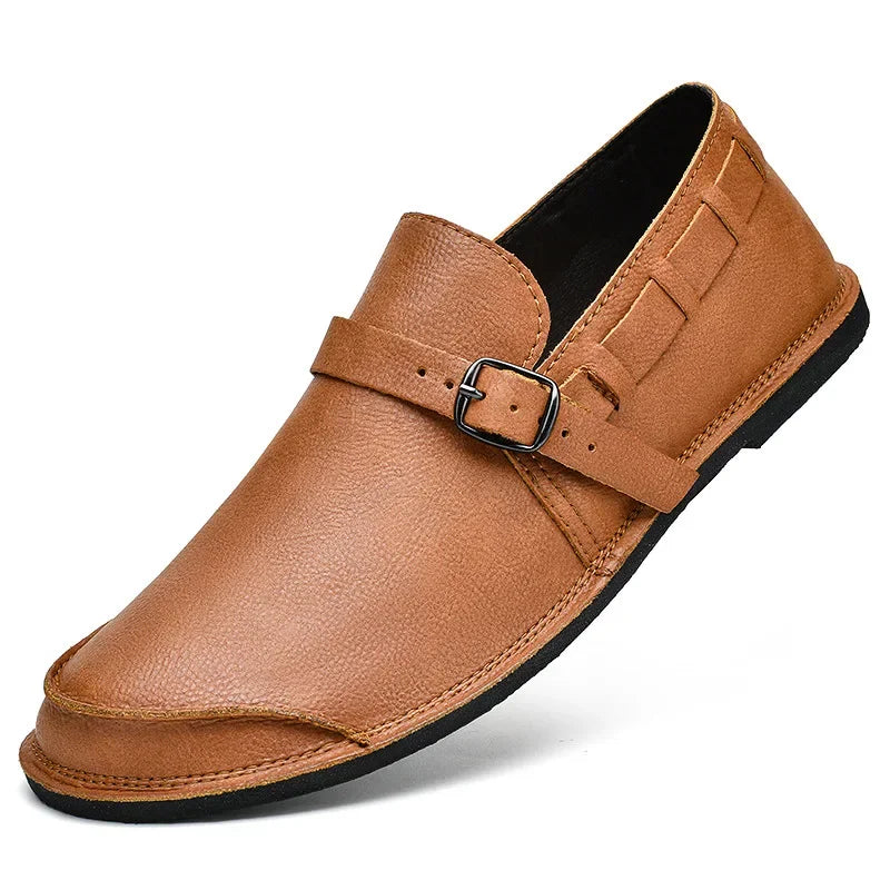 Mocassins de couro com fivela