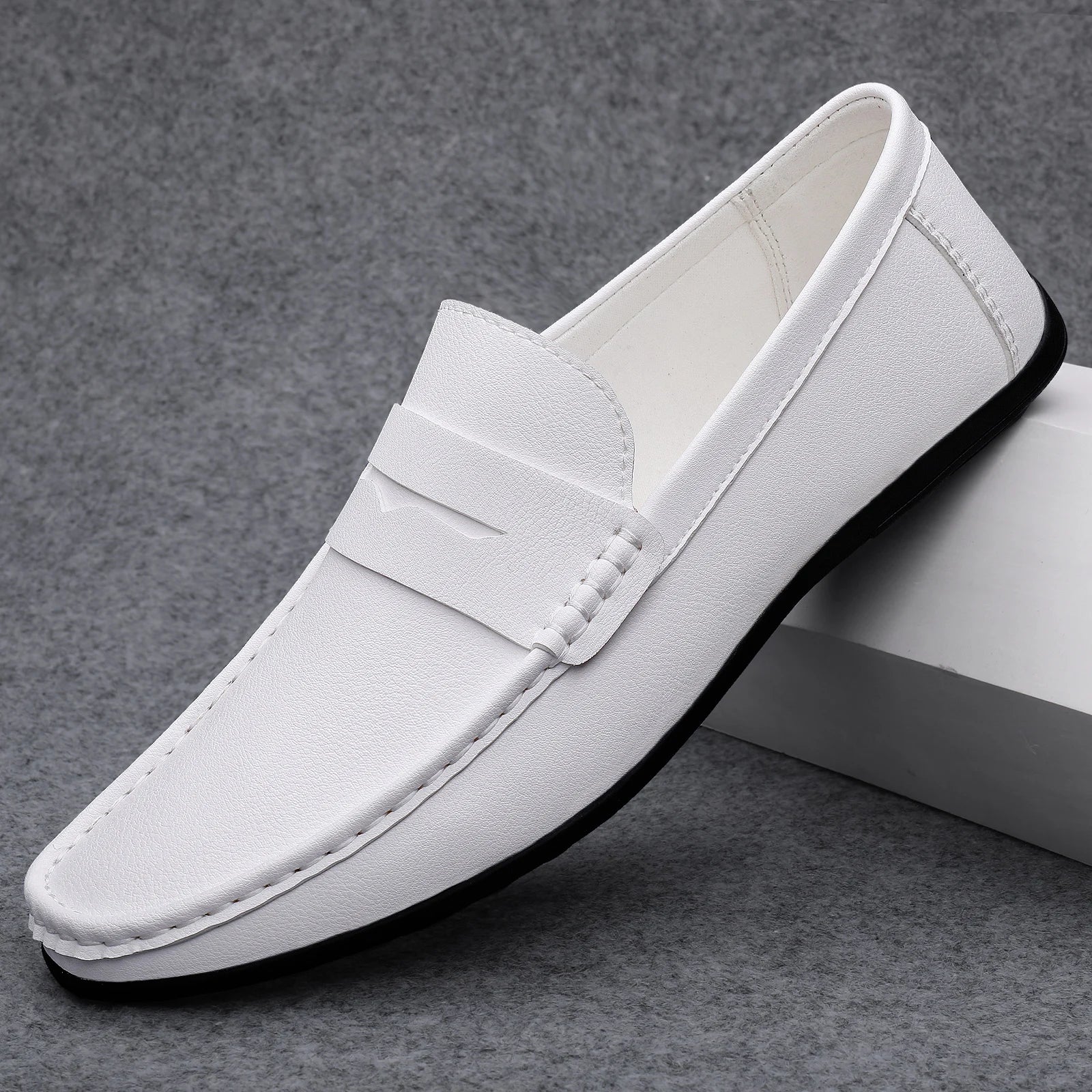 Mocassins clássicos em pele italiana