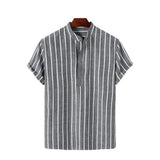 Camisa elegante de manga curta às riscas