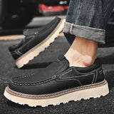 Sapatos de couro elegantes