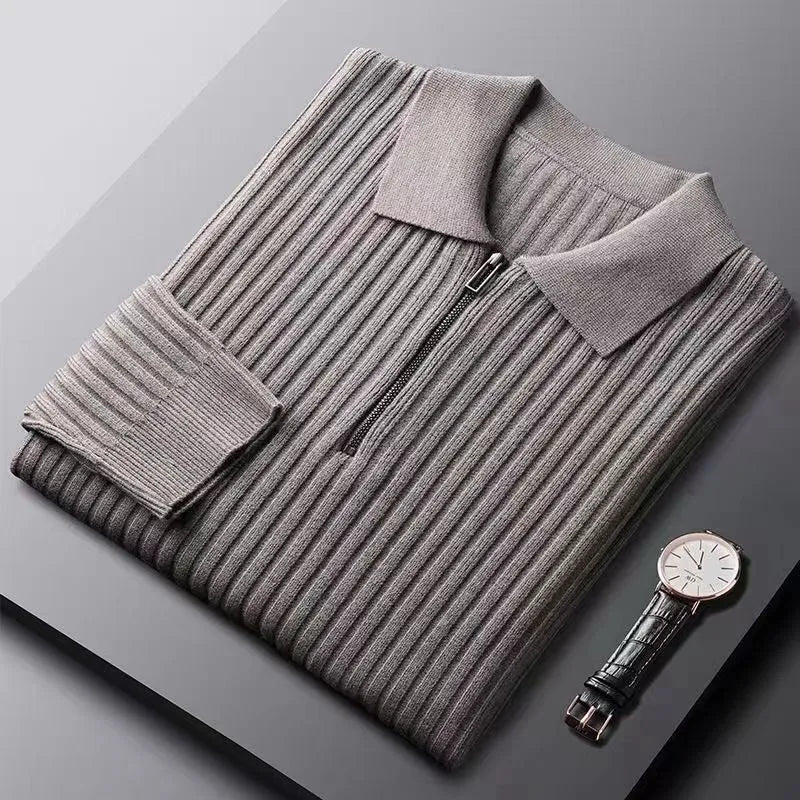 Camisola elegante com padrão às riscas e fecho de correr