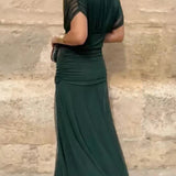 Vestido elegante com decote em V