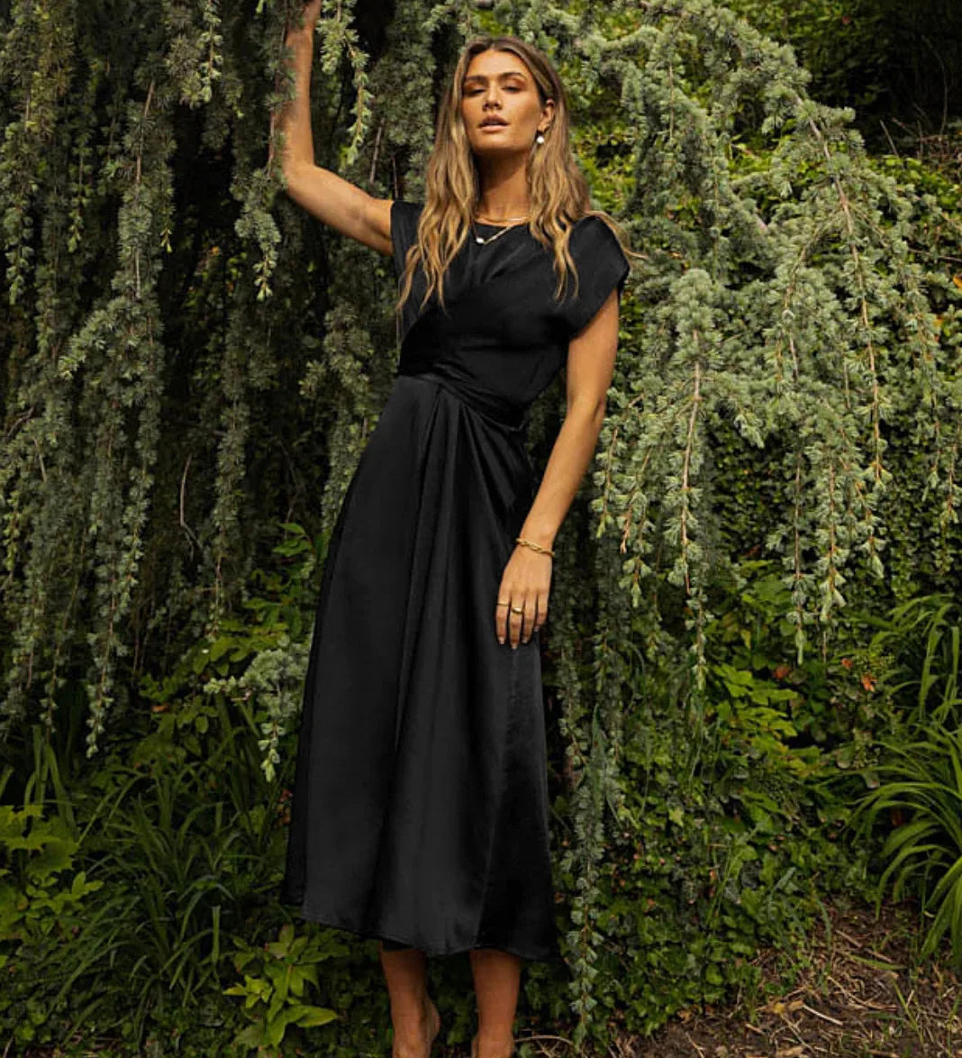 Kyra™ | Vestido de cetim elegante