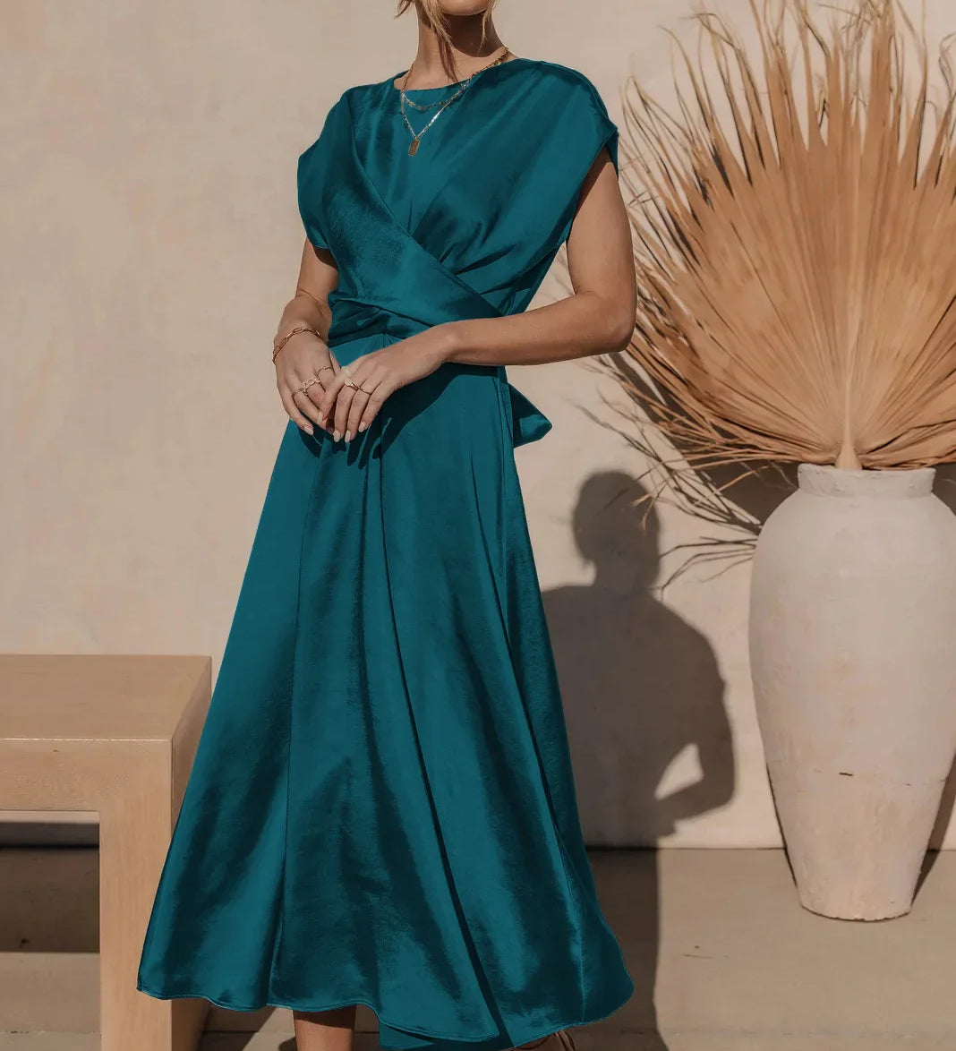 Kyra™ | Vestido de cetim elegante