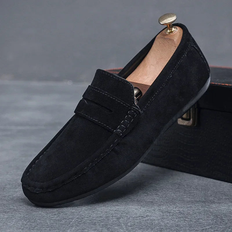Mocassins leves de camurça para homem