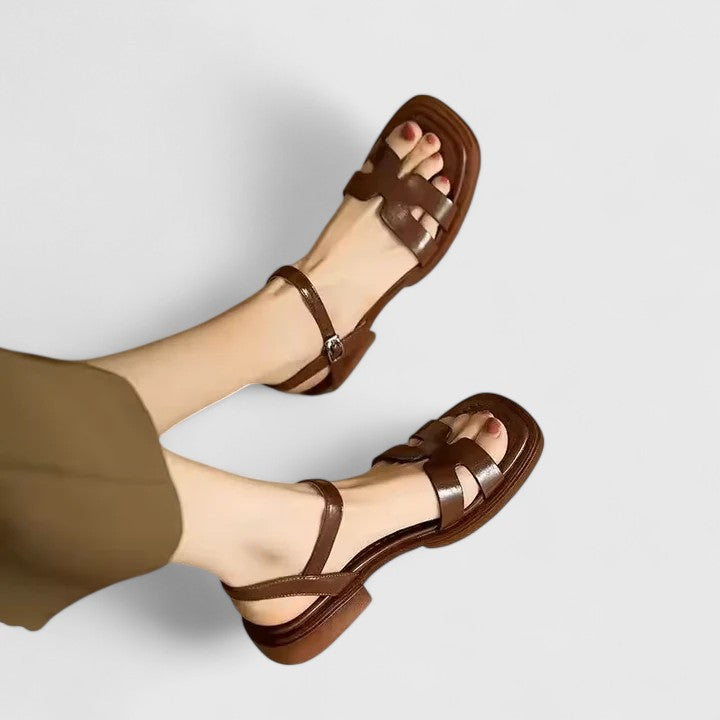 Vivien – sandália ortopédica elegante e plana