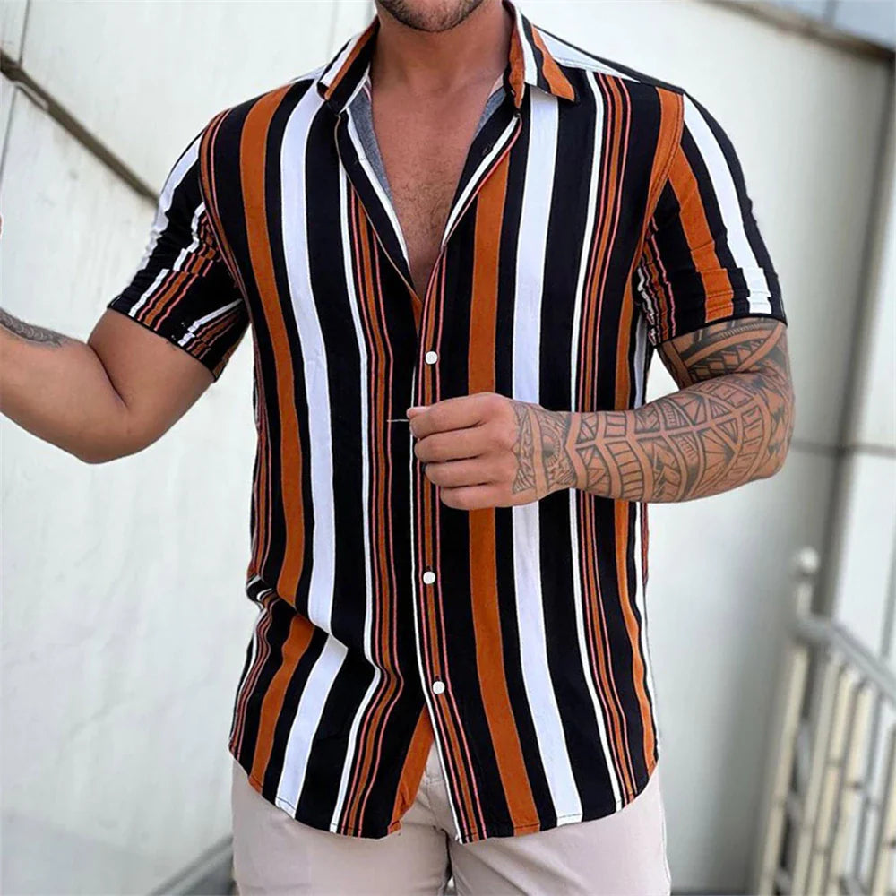 Camisa de verão de manga curta às riscas