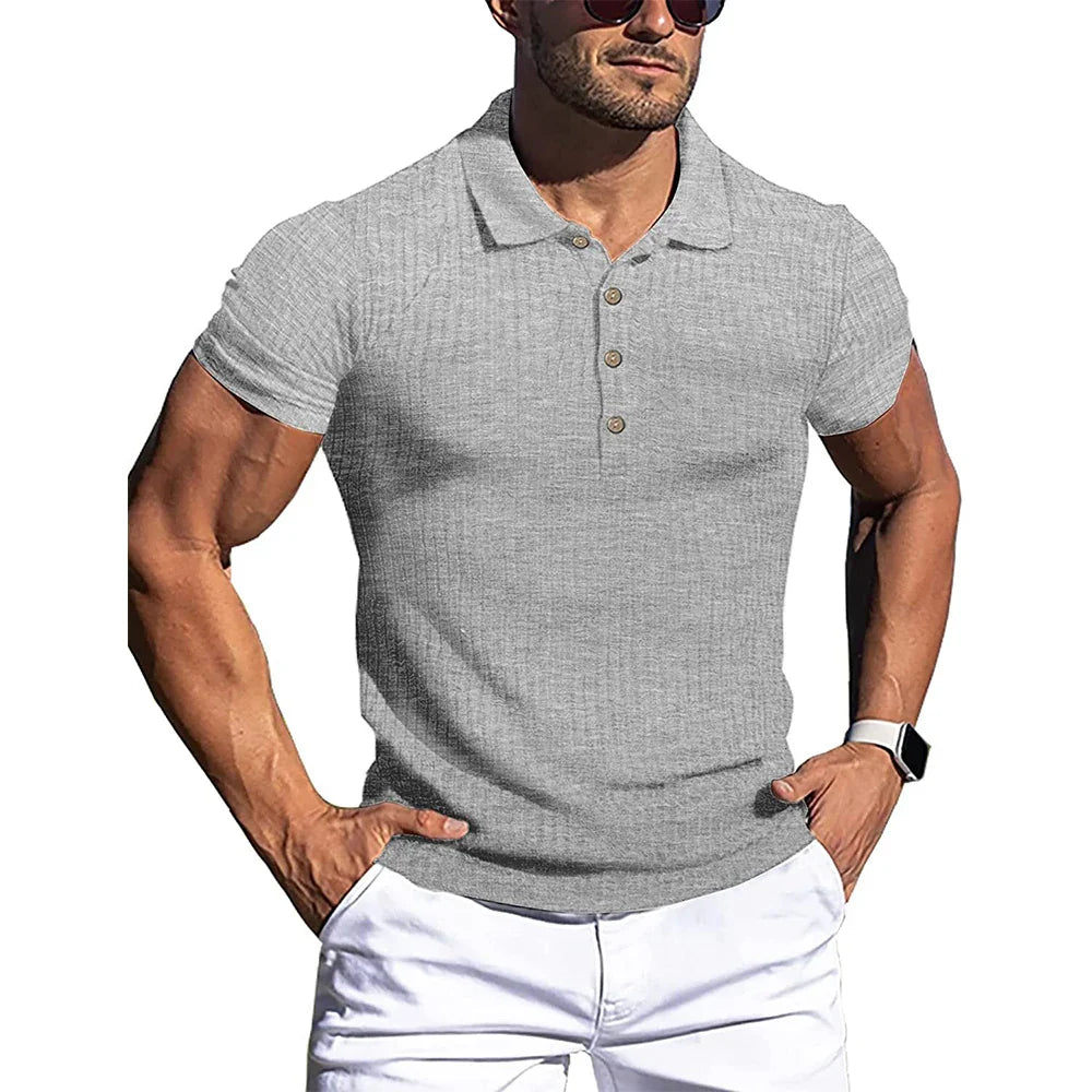 Camisa pólo com riscas elegantes