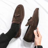 Mocassins elegantes com borla