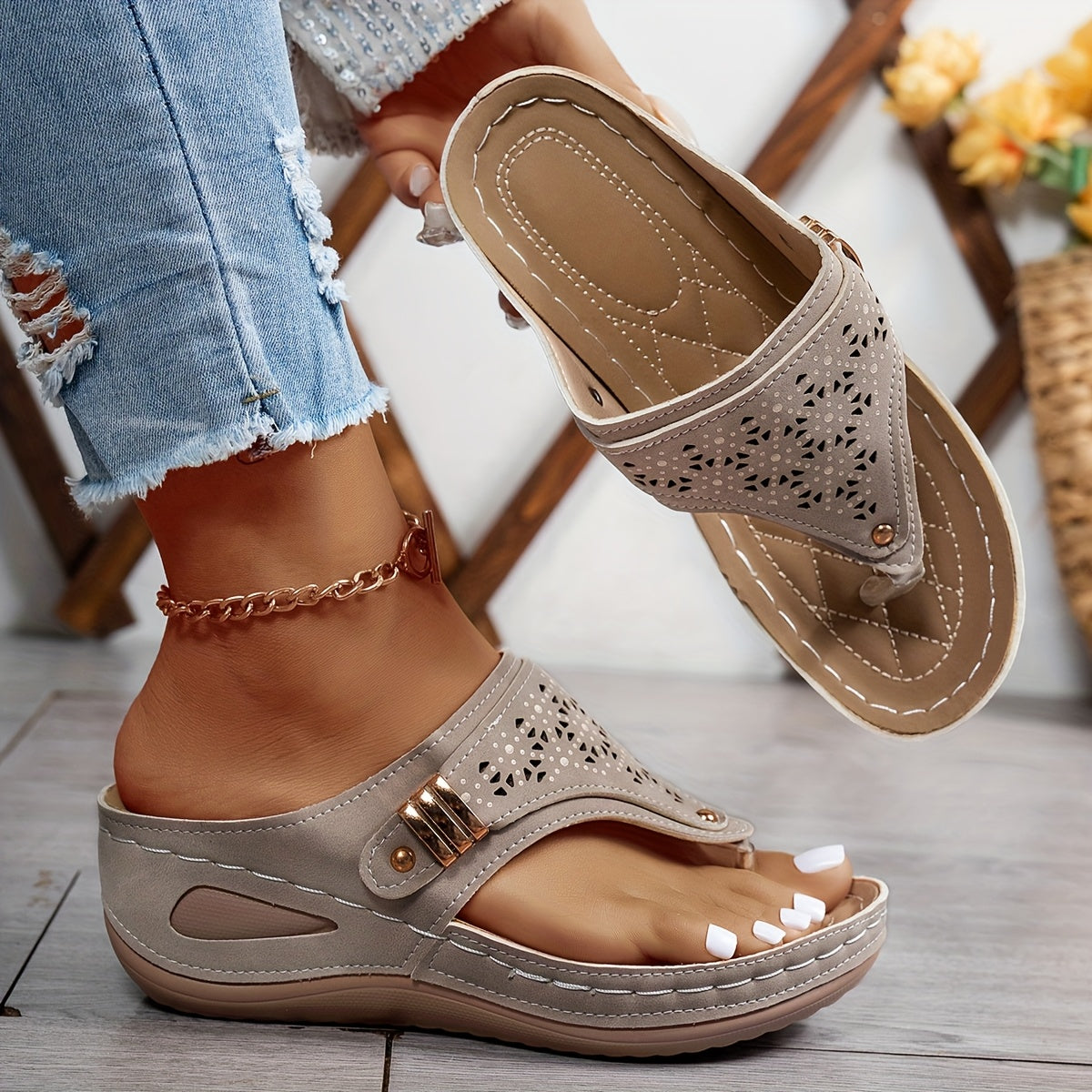 Zsuzsa – sandália ortopédica confortável para dias de verão