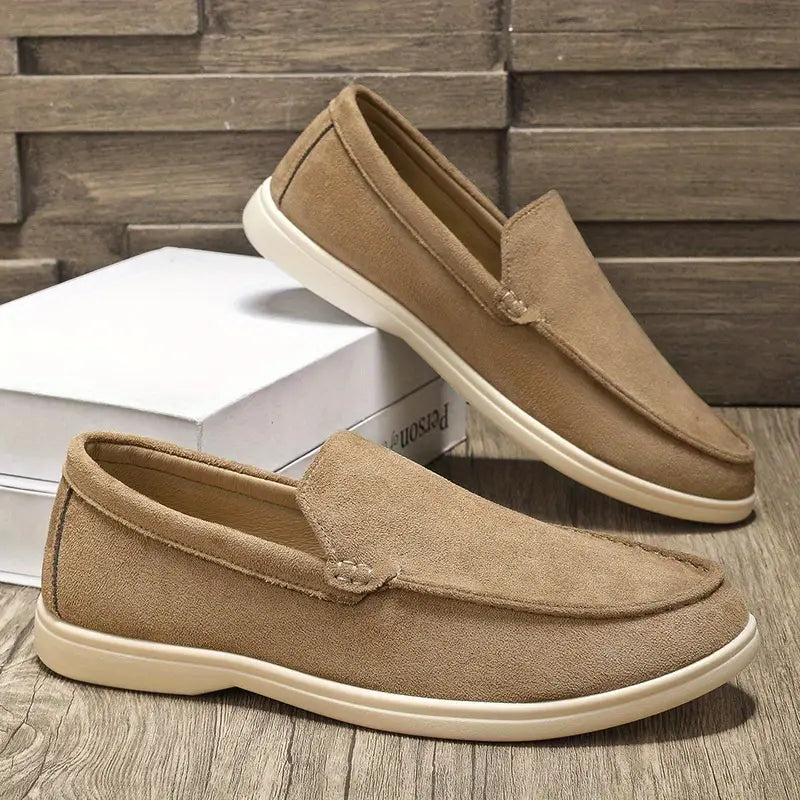 Mocassins elegantes em pele