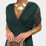 Vestido elegante com decote em V