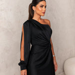 Vestido de Cetim com Fenda