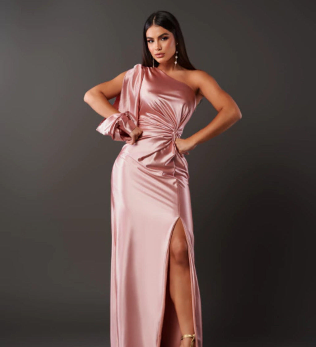 Vestido de Cetim com Fenda