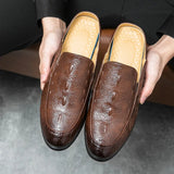 Sapatos elegantes com estampado de crocodilo