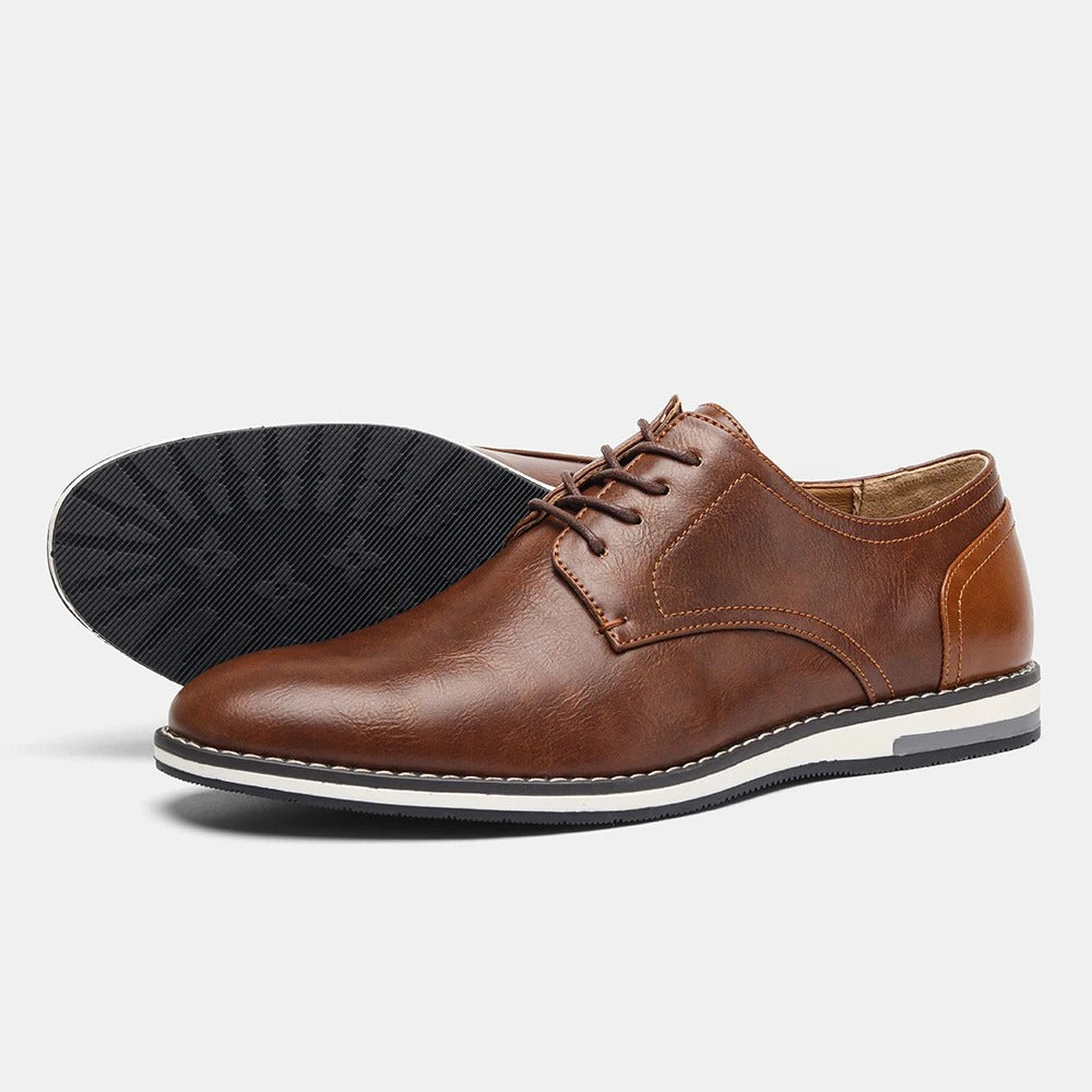 Sapatos de couro chiques