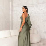 Vestido de Cetim com Fenda